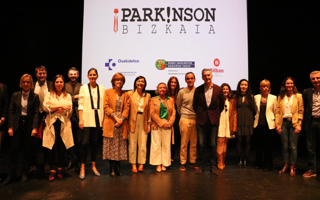 La presentación del estudio sobre disfagia y párkinson de ASPARBI y el Hospital de Basurto reúne a responsables de los hospitales, médicos y autoridades políticas en Bilbao
